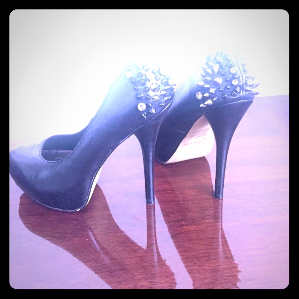 Edgy heels with spikes - Picture 2 of 5